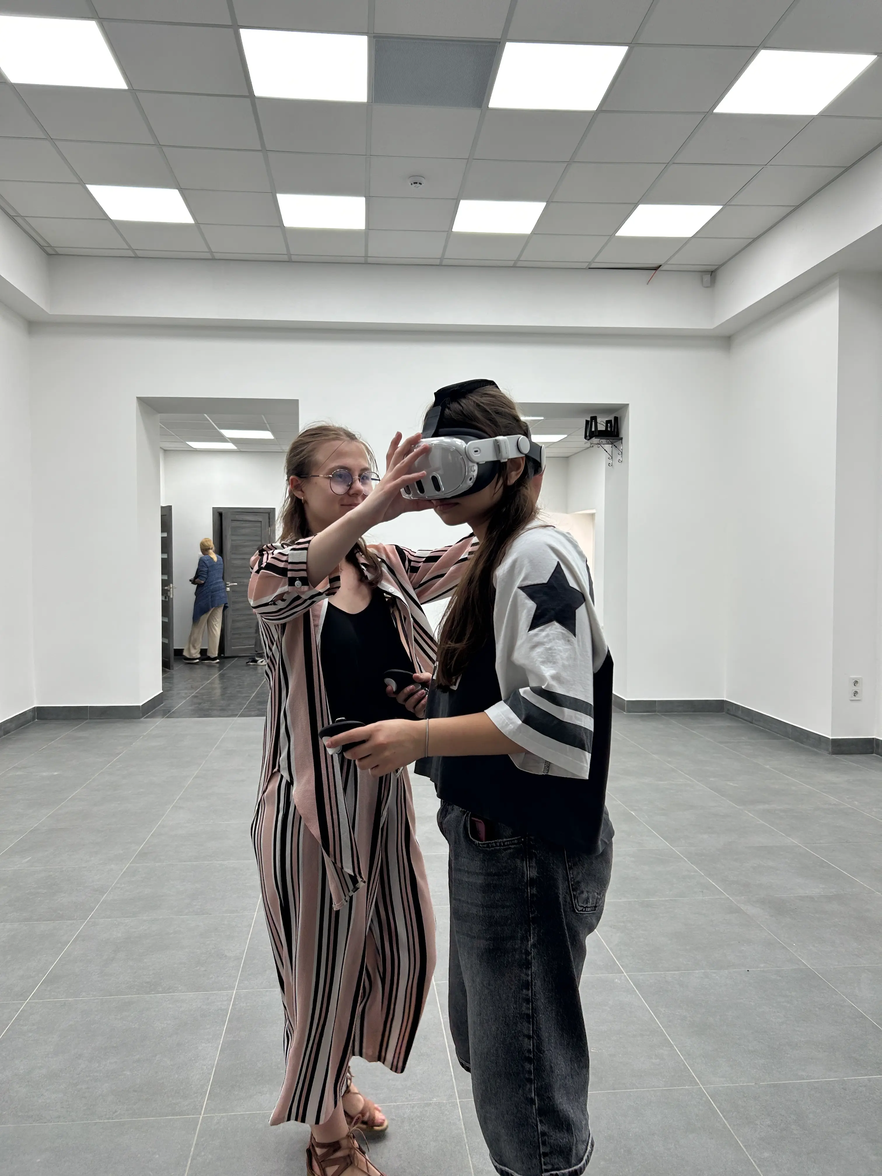 Атмосфера дитячого свята у SKY VR Харків: сучасний клуб для свята, VR-розваг та відпочинку гостей