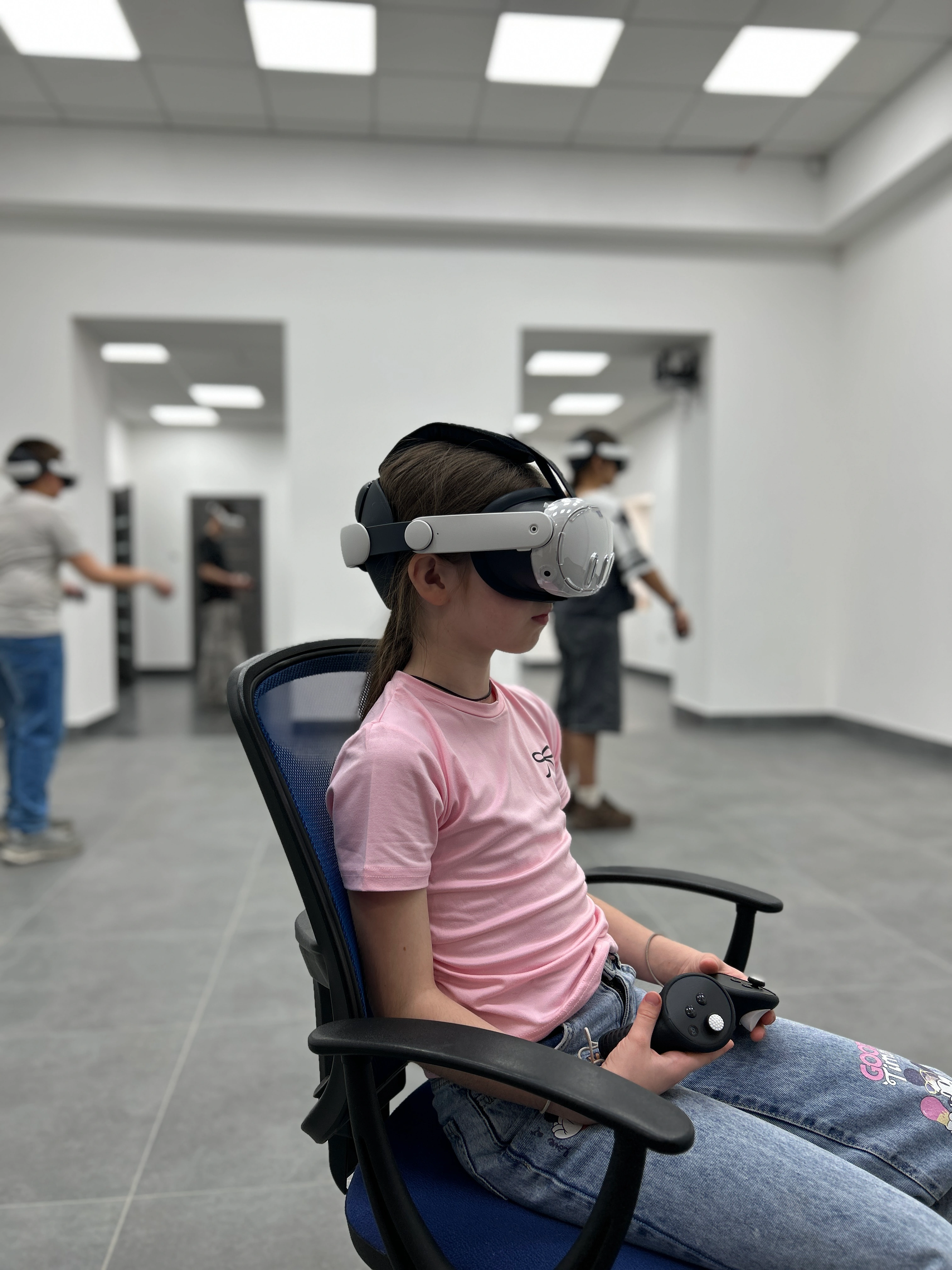 Атмосфера дитячого свята у SKY VR Харків: сучасний клуб для свята, VR-розваг та відпочинку гостей
