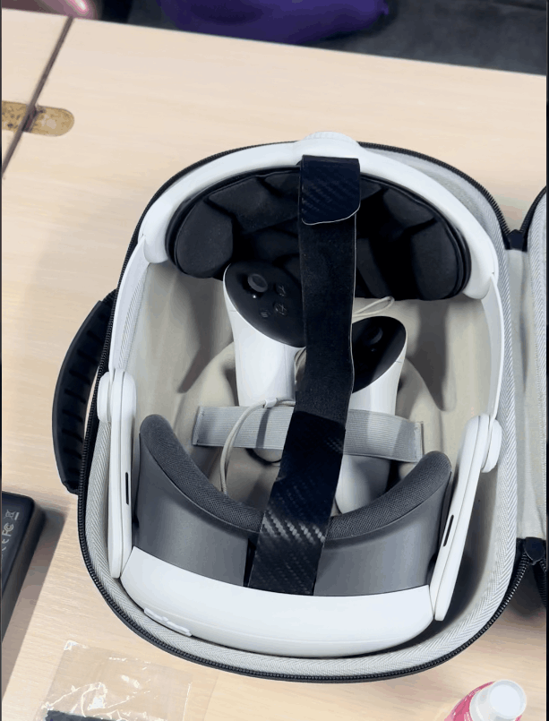 Кейс з шоломом Meta Quest 3 для прокату чи оренди