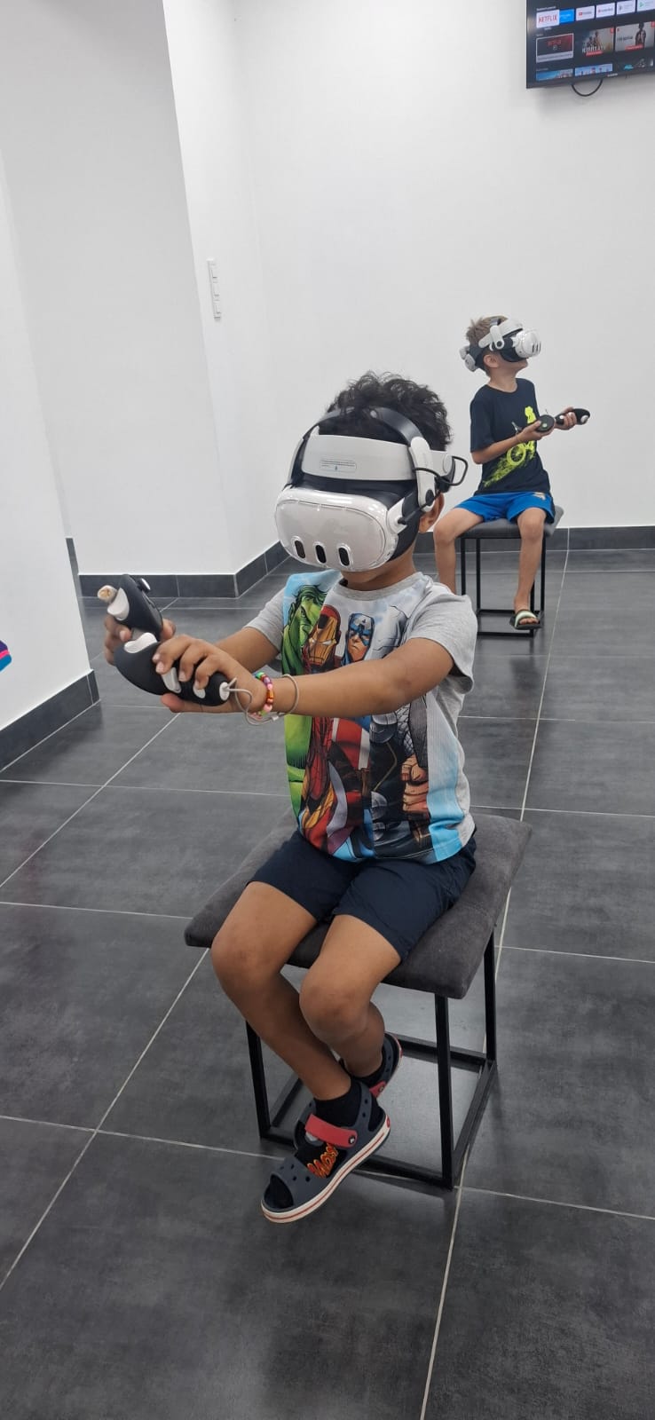 Діти на розвагах у SKY VR Харків